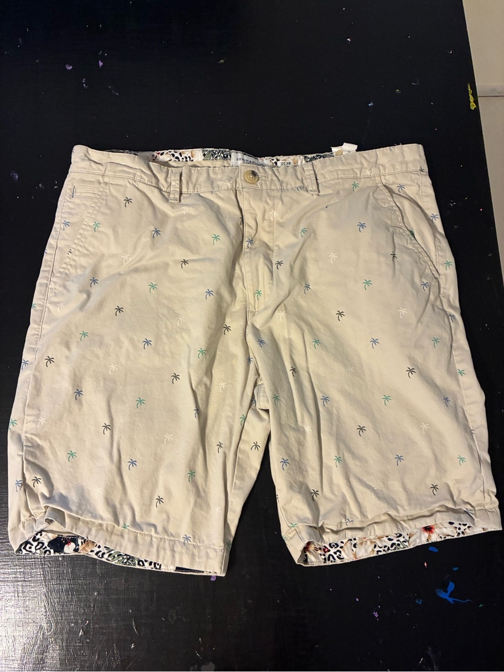 Men’s 38 Tropical Khaki Shorts